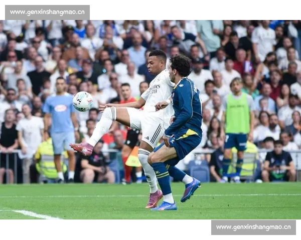 震撼!足球比赛精彩瞬间集锦:精彩进球与绝妙配合让人热血沸腾